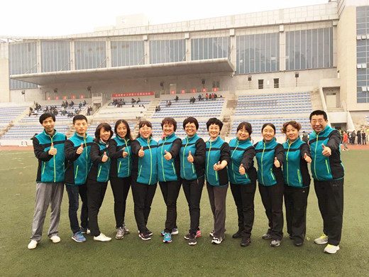 参加跳绳比赛馆员合影